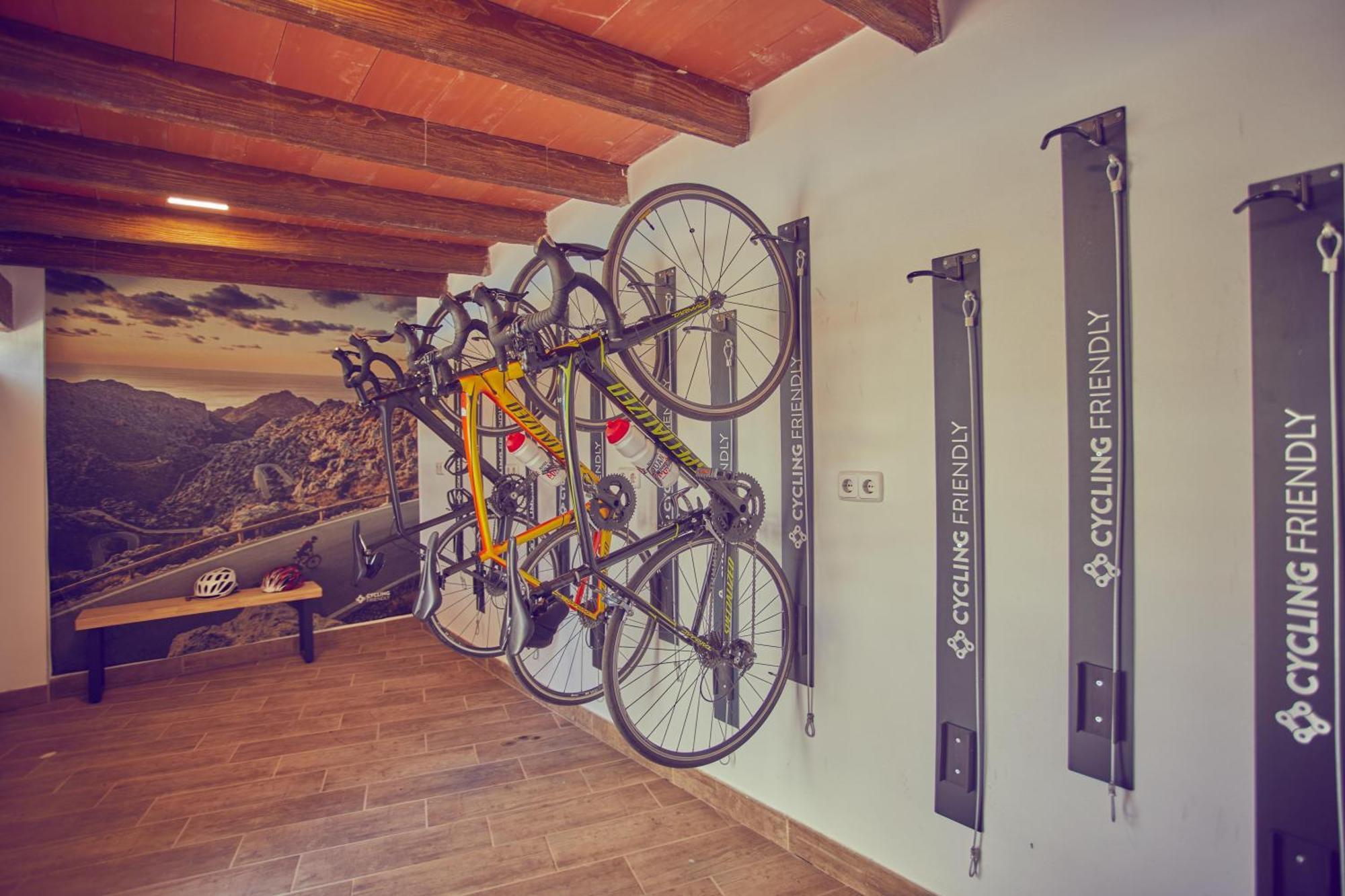 Hotel Joan Miro Museum ปัลมาเดมายอร์กา ภายนอก รูปภาพ Bicycle friendly